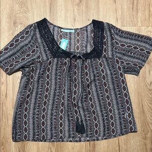 NWT Maurice’s Medium Blouse